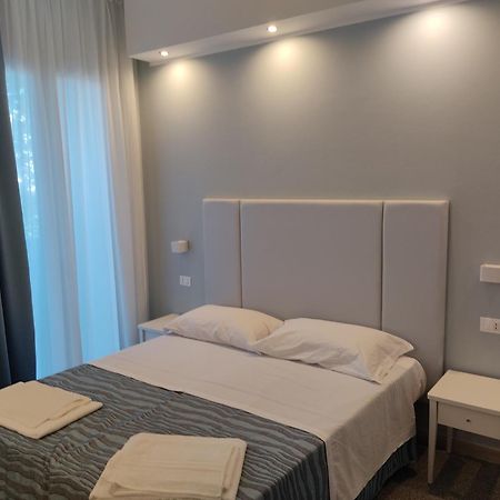 Hotel Caravel Park Rimini Exterior photo