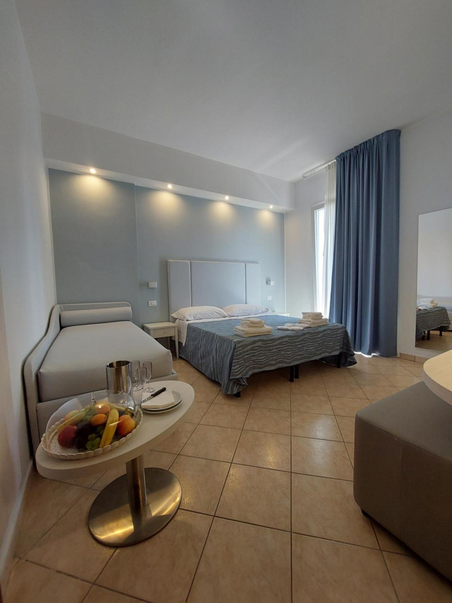 Hotel Caravel Park Rimini Exterior photo