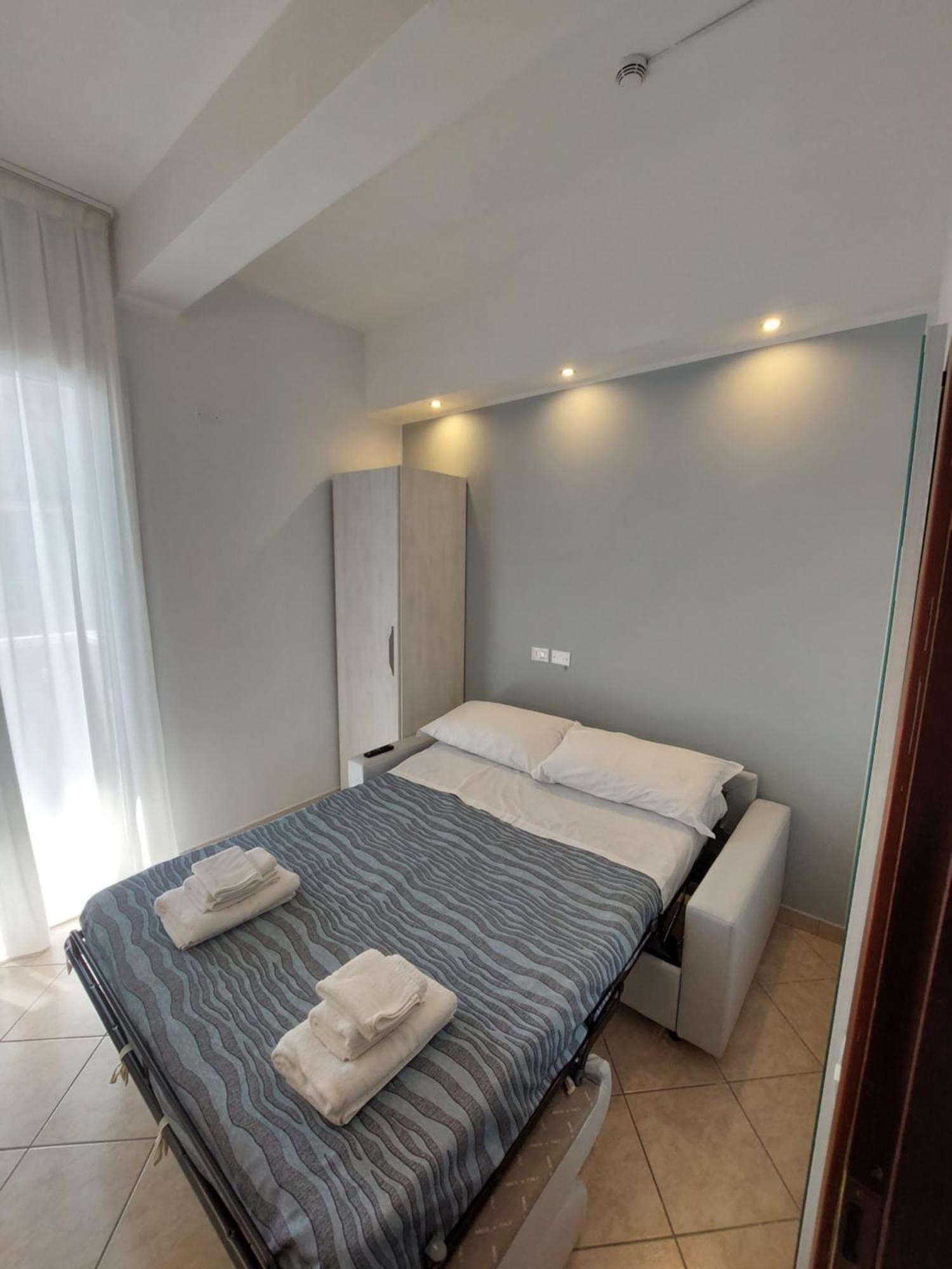 Hotel Caravel Park Rimini Exterior photo