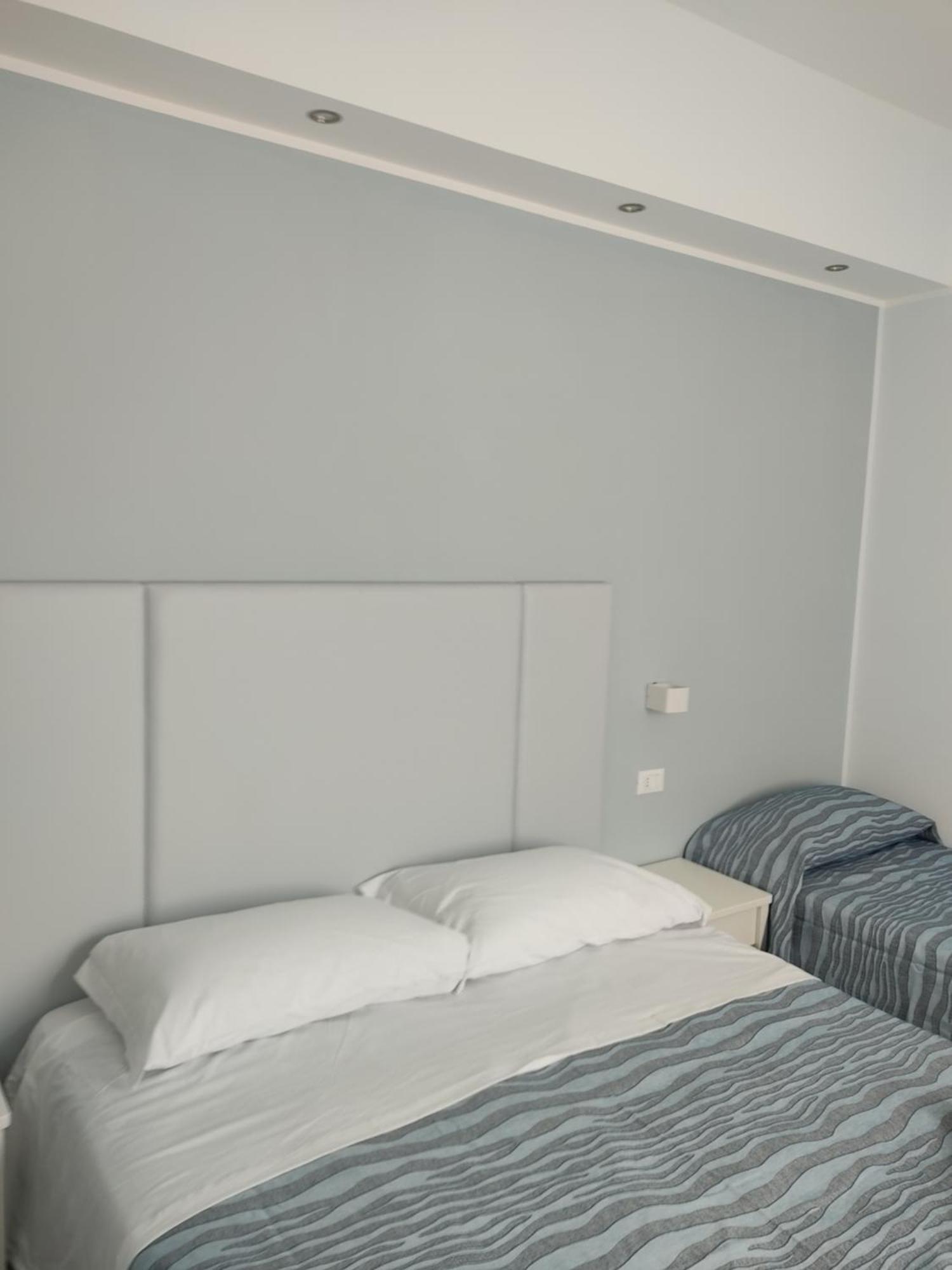 Hotel Caravel Park Rimini Exterior photo