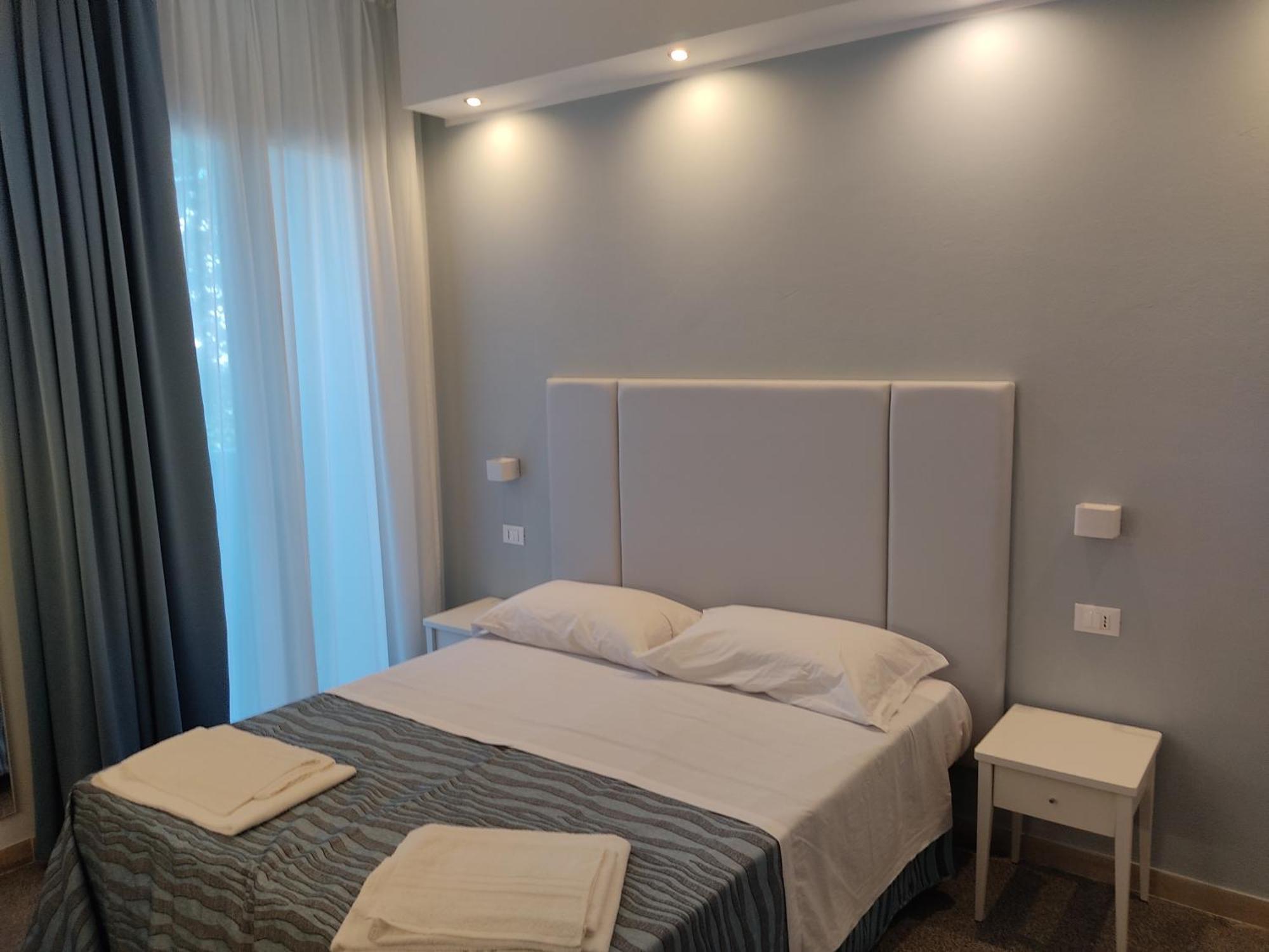 Hotel Caravel Park Rimini Exterior photo