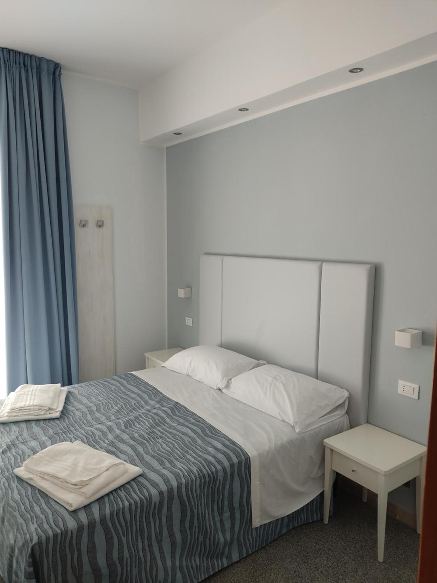 Hotel Caravel Park Rimini Exterior photo